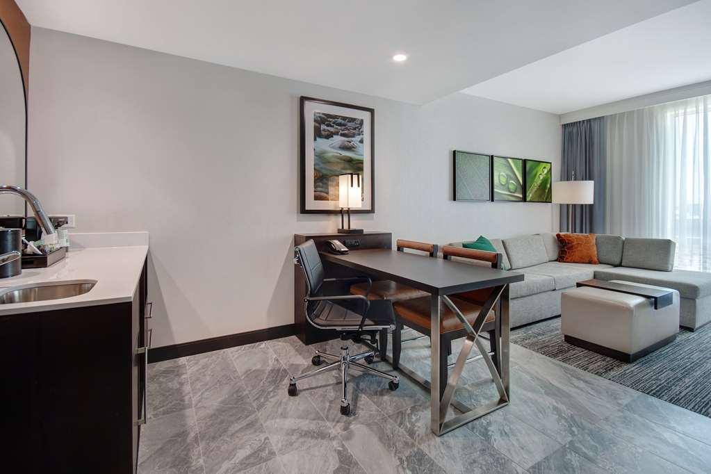 Embassy Suites By Hilton Alpharetta Halcyon Номер фото