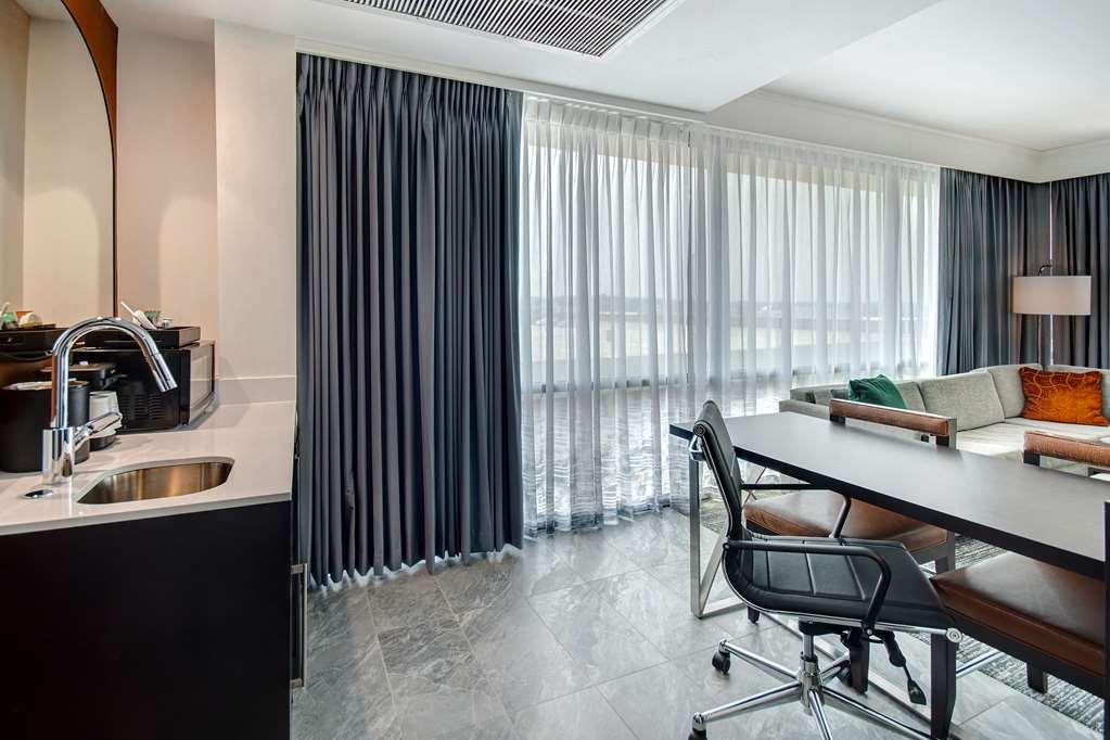 Embassy Suites By Hilton Alpharetta Halcyon Номер фото