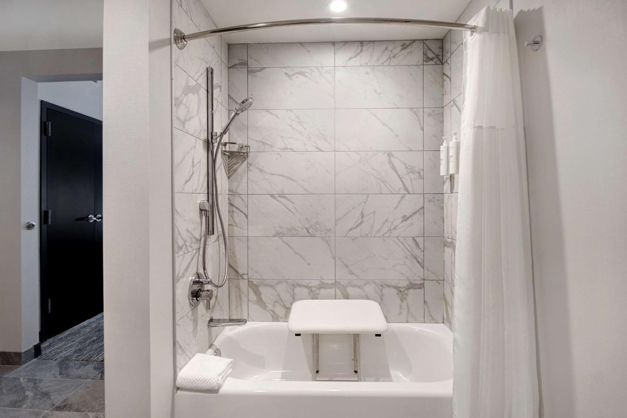 Embassy Suites By Hilton Alpharetta Halcyon Екстер'єр фото